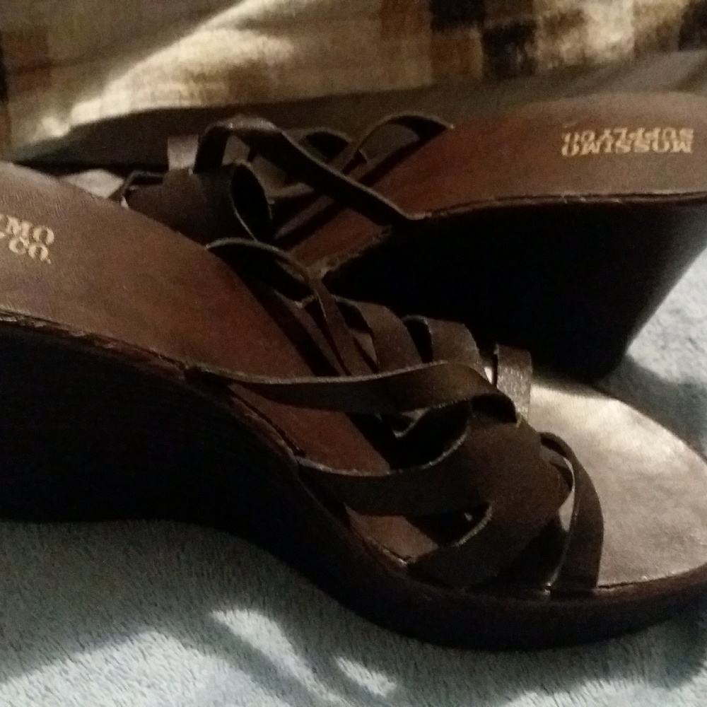 ♥️Brown wedges!